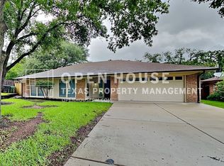 3509 Cotillion Dr, Arlington, TX 76017
