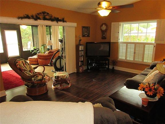 4th image of 1837 Elaine Dr
