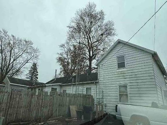 2nd image of 112 W State St