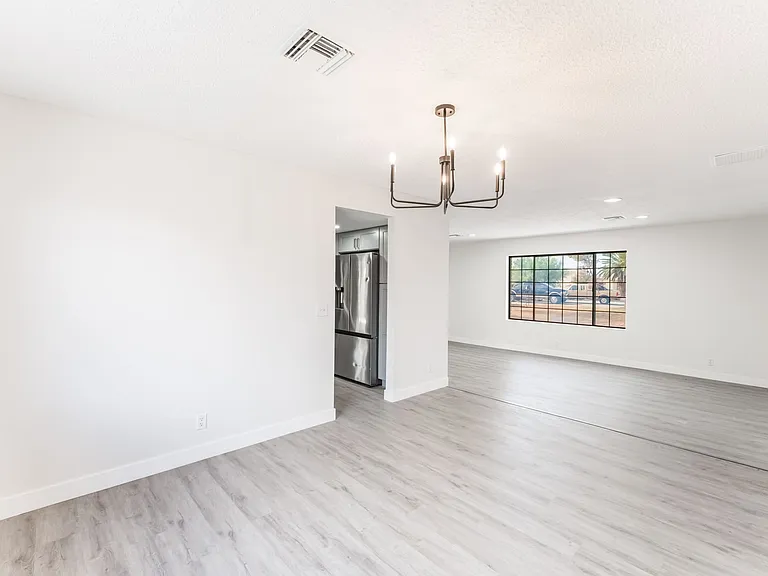 2108 Reynolds Ave — Photo 23