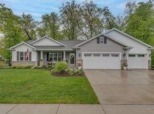 319 Castle Oak Dr, Neenah, WI 54956