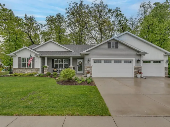 319 Castle Oak Dr, Neenah, WI 54956