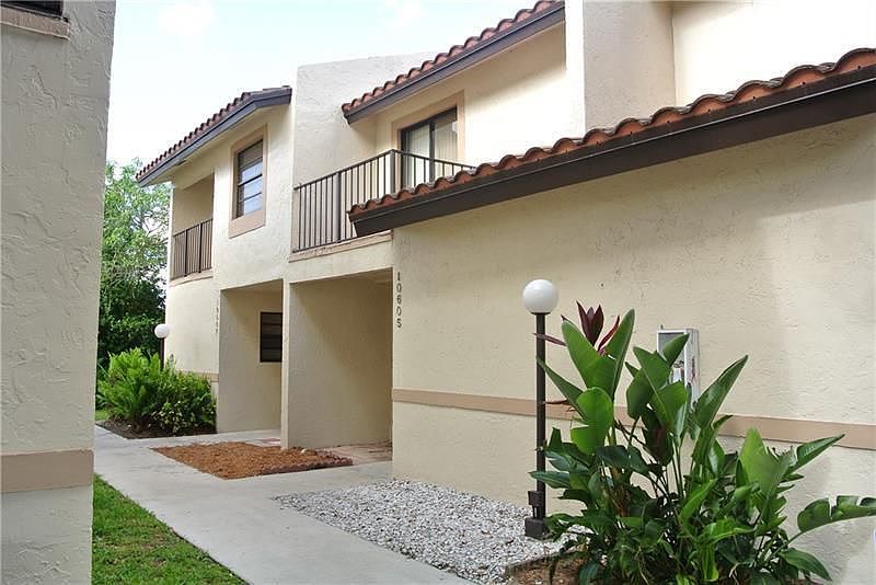 1st image of 10605 Royal Palm Blvd