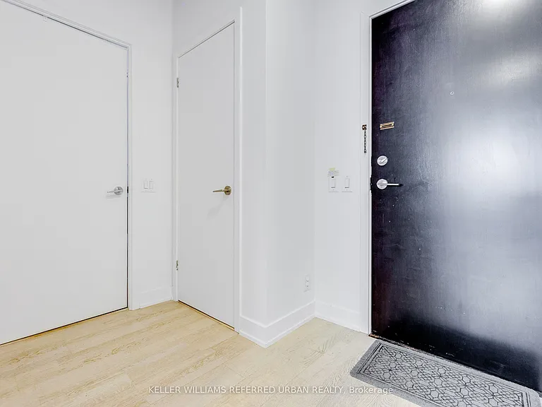 2 Gladstone Ave #208 — Photo 5