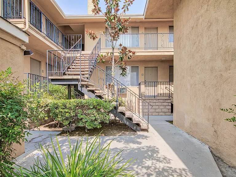 Gardenview Apartments — Photo 1