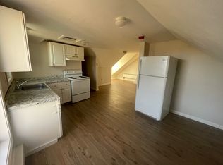 19 Andrews Ave FLOOR 3, West Warwick, RI 02893