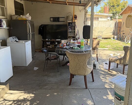 5th image of 6250 Halbrent Ave