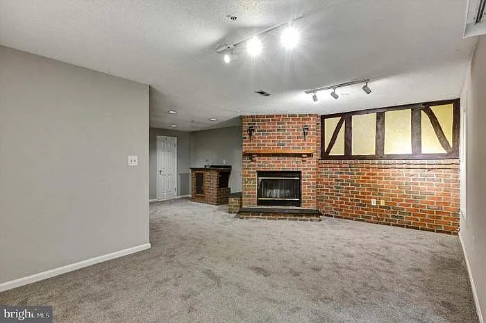 4954 Lockard Dr — Photo 10