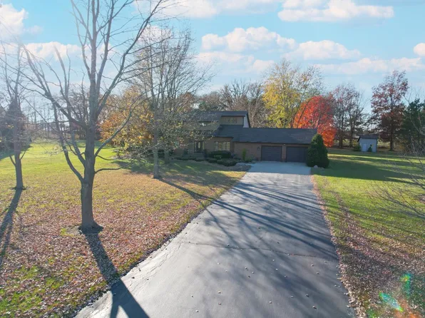 164 Manor Ct, Oak Harbor, OH 43449