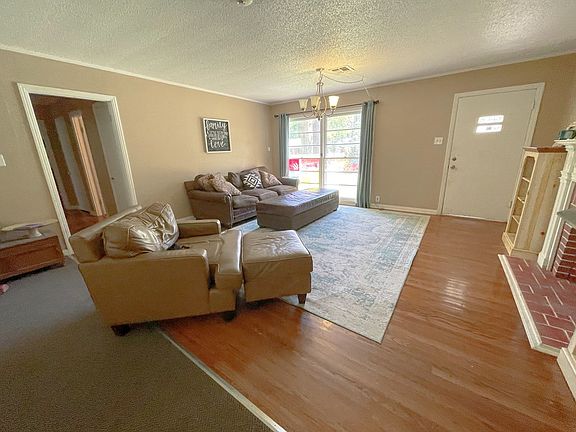 5th image of 1107 E Angelina St