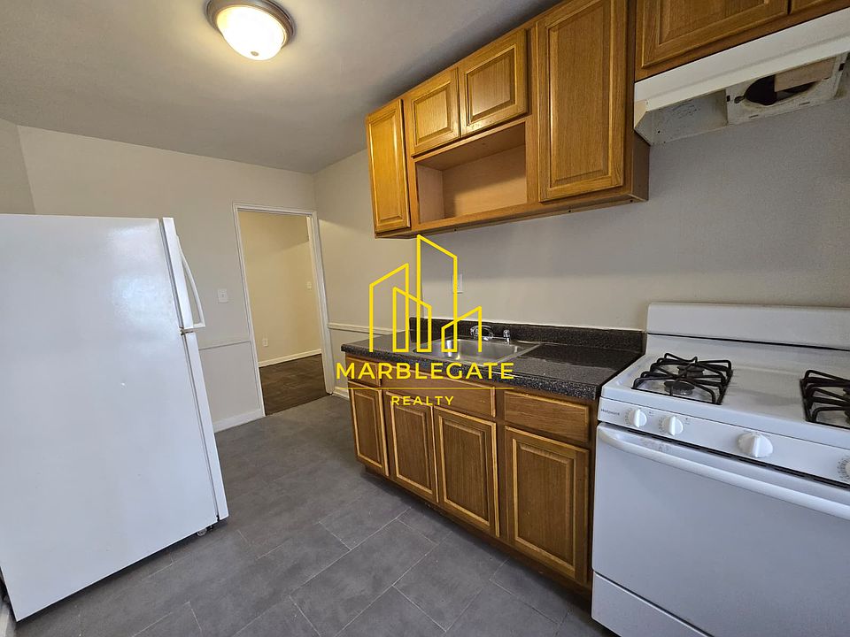 1st image of 103 Chancellor Ave #B100