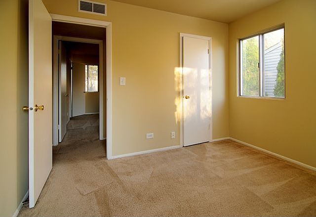 1st image of 172 Mulford Dr