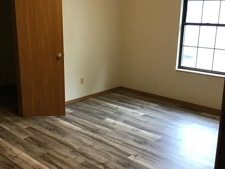 Spacious 2nd bedroom with bathroom attached and walk-in closet