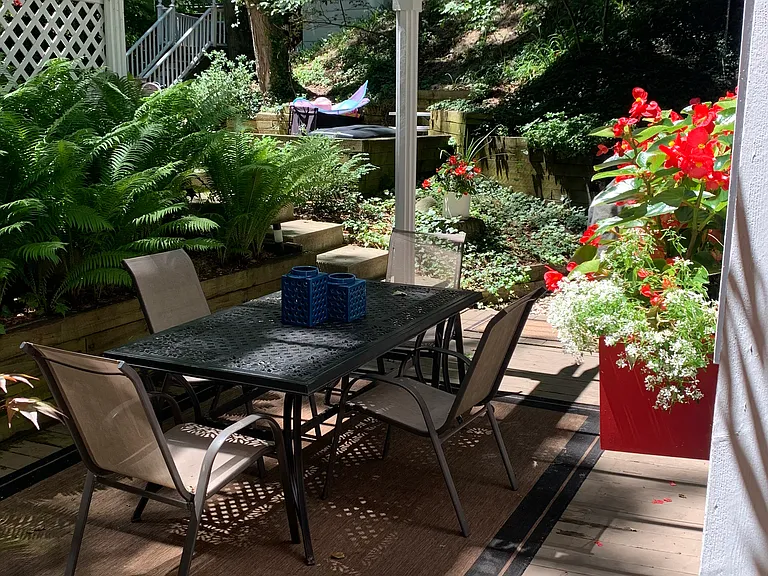 2285 Crescent Walk — Photo 2
