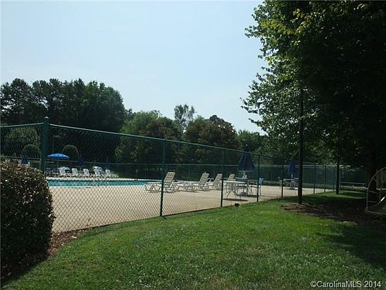 2nd image of 112 Ashford Hollow Ln