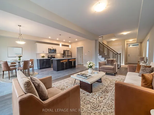 1217 Uppers Ln, Thorold, ON L2V 0C8