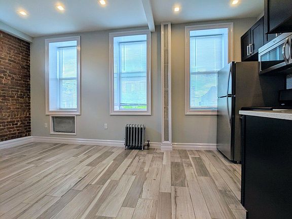 3rd image of 6754 78th St #2