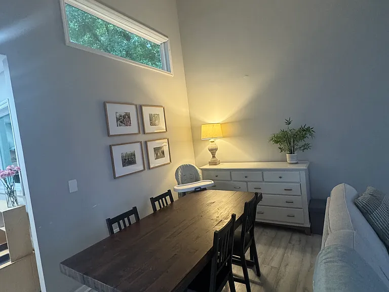 555 Glencove Dr — Photo 6