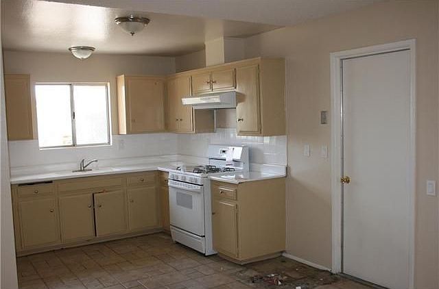 2nd image of 2534 Chadwell Ave