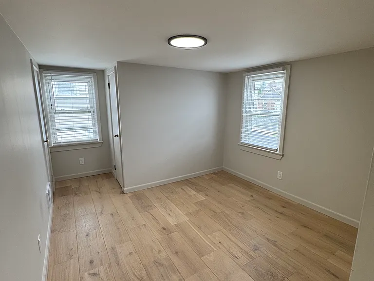 179-181 Leonard Pl #2 — Photo 4