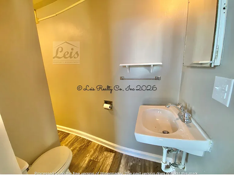 423 W 4th St #3 — Photo 5
