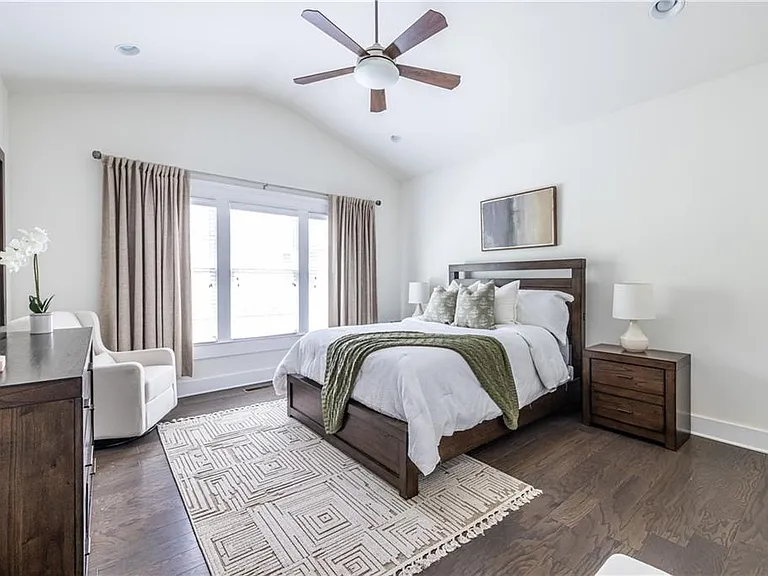 1002 Braeburn Ln — Photo 18