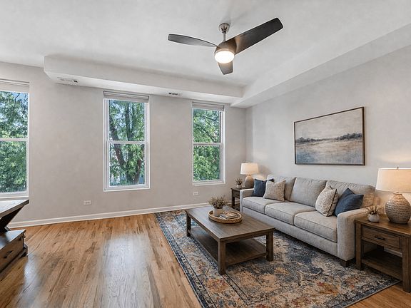 3rd image of 1427 W Superior St APT 2F