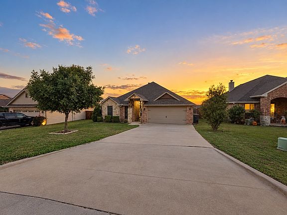 4th image of 2811 S Lillis Ln