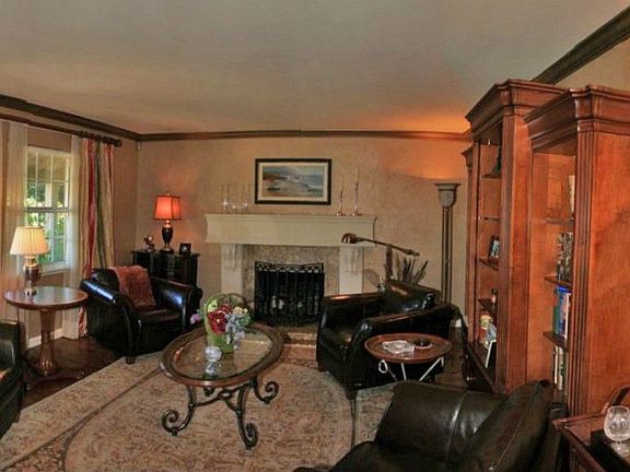 5th image of 1660 Hyacinth Ln