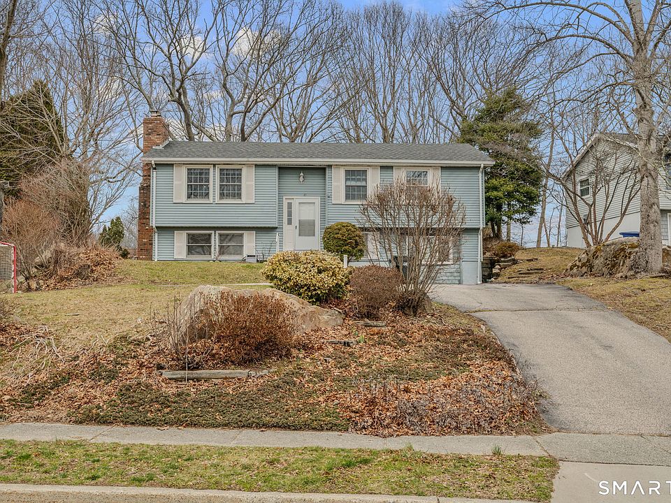 1st image of 10 Amherst Court