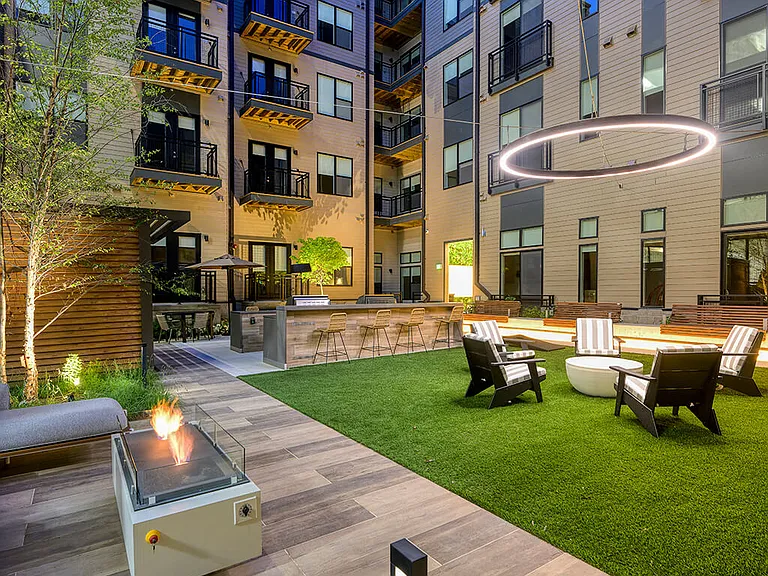 333 Ellington Apartments — Photo 17