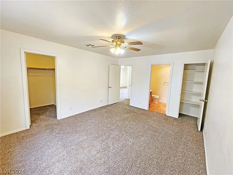 561 E Bourbon St #B — Photo 14
