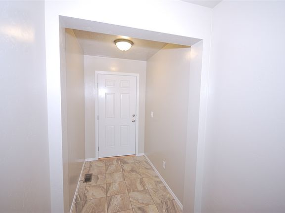 2nd image of 11812 Edgemoor St