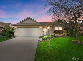 3917 Sunair Ct, Miamisburg, OH 45342