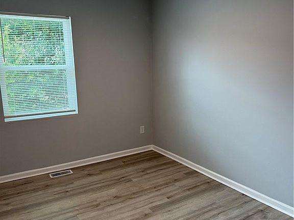 5th image of 6020 Edgelake Dr