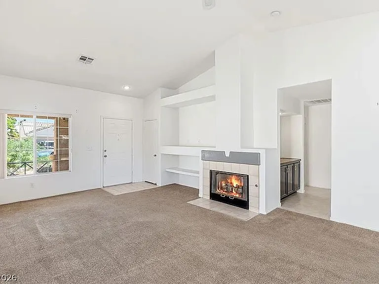 3 bed, 2.0 bath, 1244 sqft, $1,995 — Photo 3