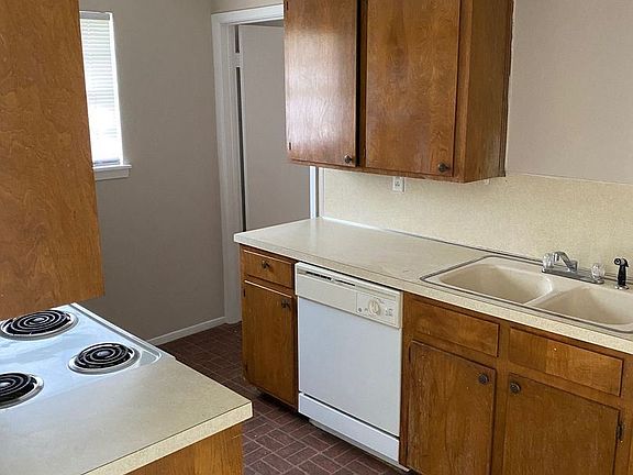 3rd image of 5242 Shenandoah Dr