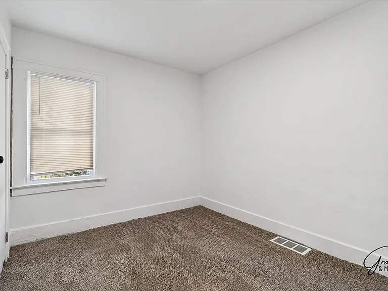 16211 Kentucky St — Photo 21