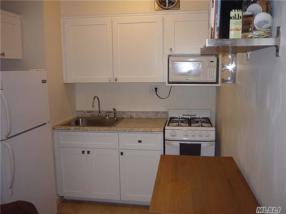 3rd image of 320 Atlantic Ave APT B3