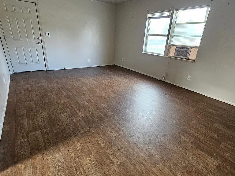 460 N 3 W #1 — Photo 2