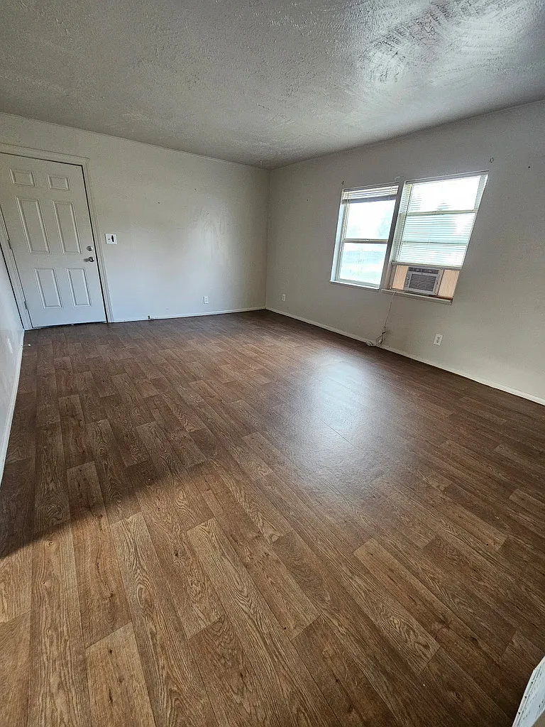 Building Photo - 460 N 3 W #1