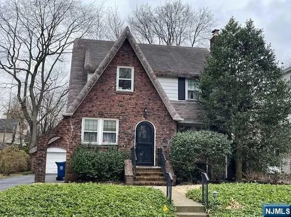 478 Sagamore Ave, Teaneck, NJ 07666
