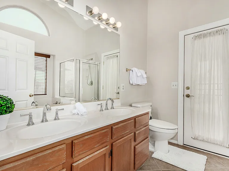 7724 W Topeka Dr — Photo 17