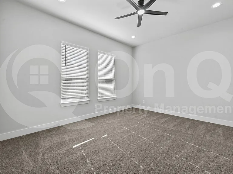 4207 Scarsdale Ln — Photo 12