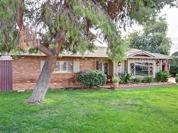 5th image of 839 E Desert Park Ln