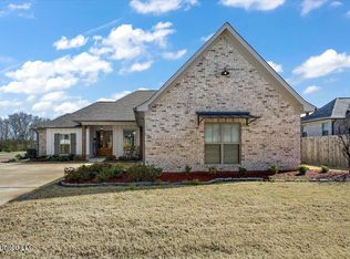 302 Summit Ln, Canton, MS 39046