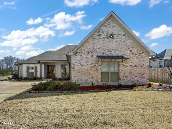 302 Summit Ln, Canton, MS 39046