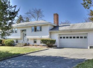 8 Alexander Cir, Methuen, MA 01844