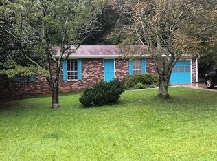 380 Amberwood Dr, Lawrenceville, GA