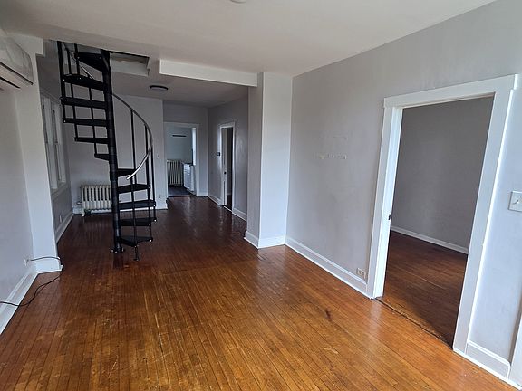 2nd image of 3240 S Hoyne Ave Unit 2